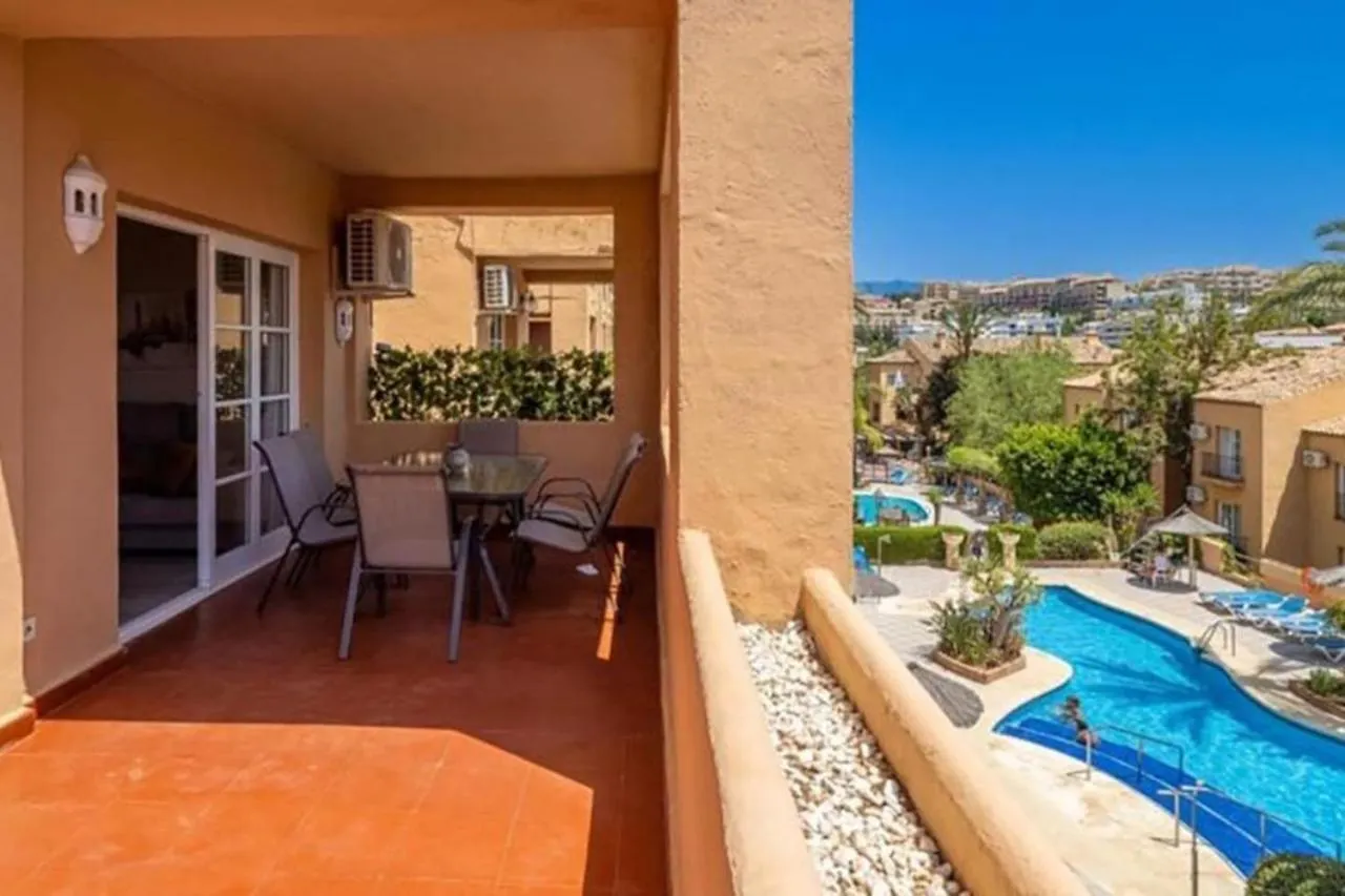 Spacious Apt In Oasis Riviera Malaga Apartment