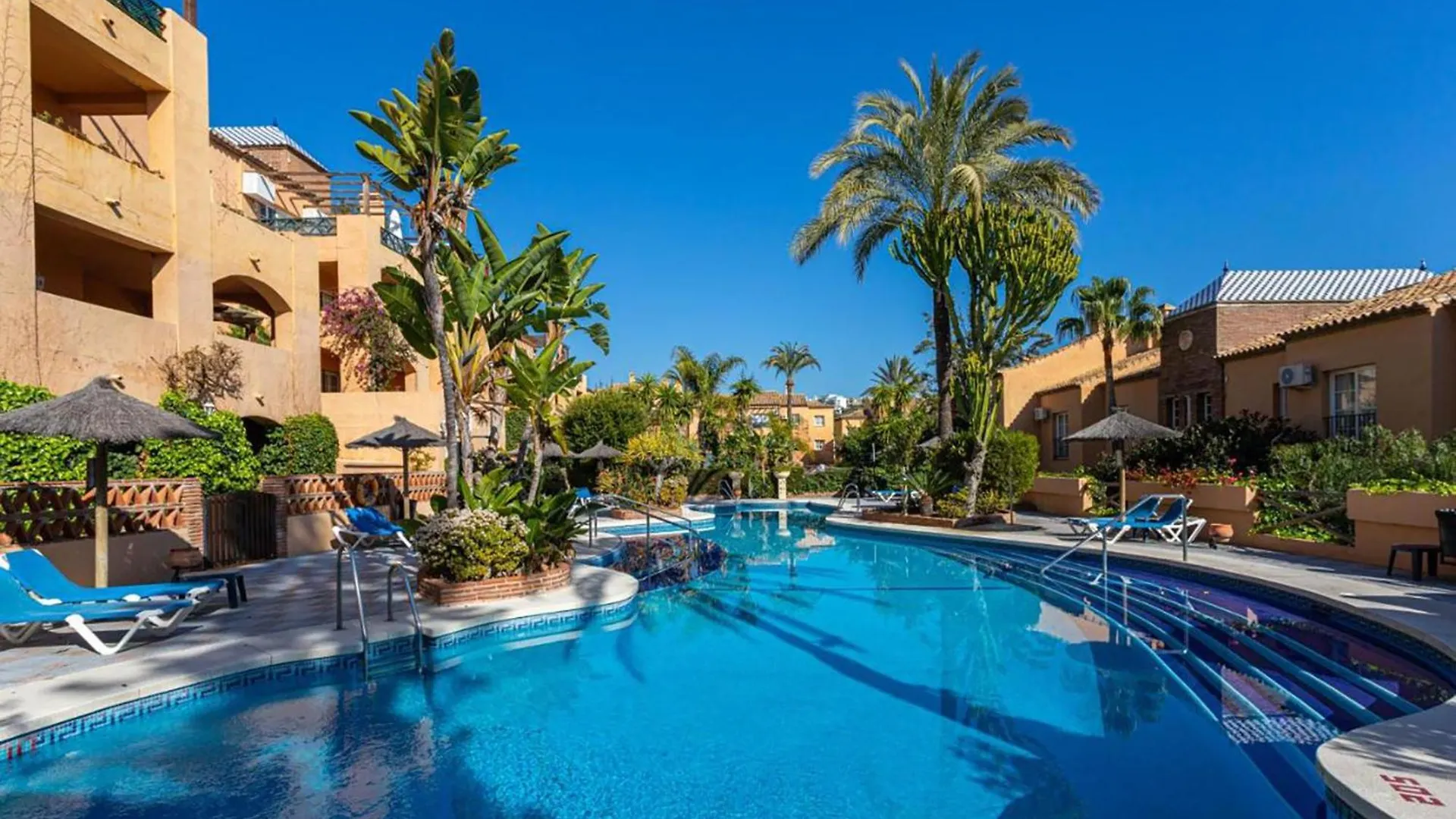 Apartment Spacious Apt In Oasis Riviera Malaga